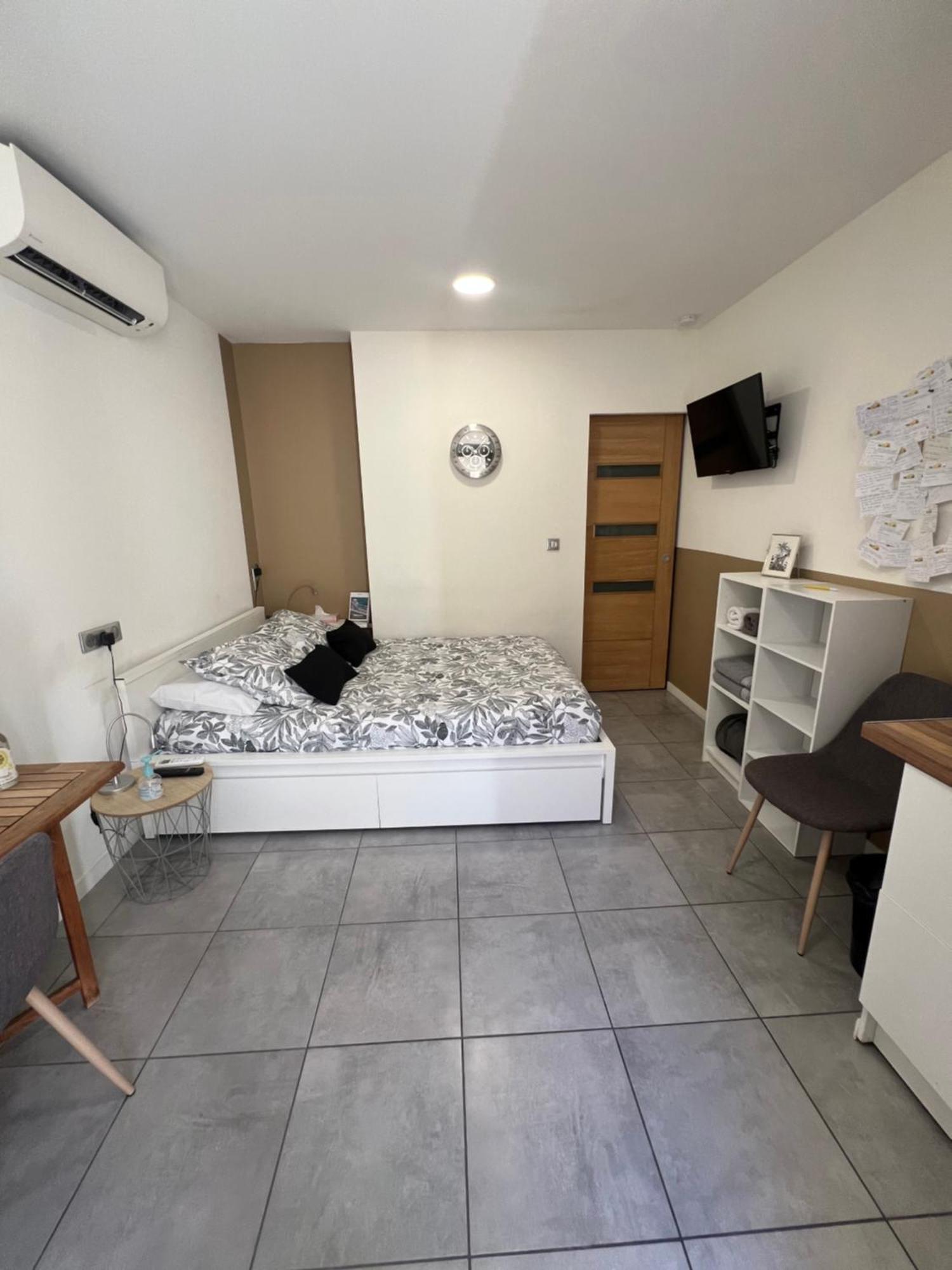 Double Room Private Bathroom