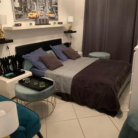 Chambre Dans Appartement Moderne Guest House-3